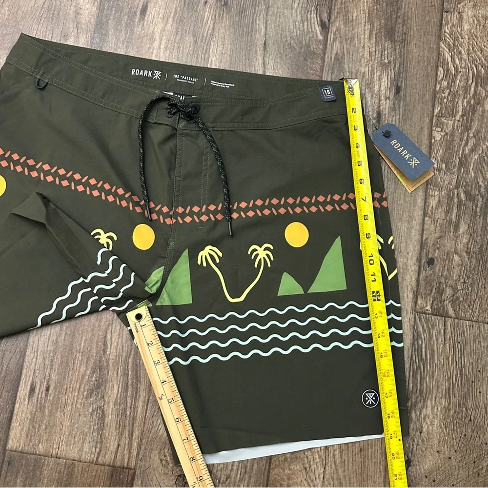 Roark Passage Primo 18” Island Time Boardshorts Surf Men’s Size 38 Dark Military